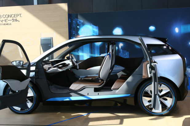 「電気自動車BMW i3は軽量カーボンボディで駆け抜ける悦びを演出」の8枚目の画像