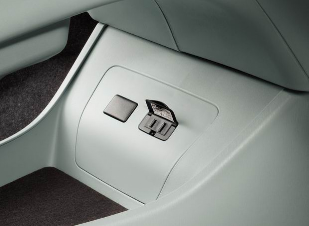 「トヨタ・プリウスの特別仕様車「マイコーデ」は内外装の組み合わせ自由自在」の7枚目の画像