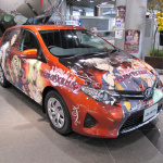 トヨタ オーリスの痛車がアムラックス東京に登場。今度は女子向けのテイルズ仕様 - tox03
