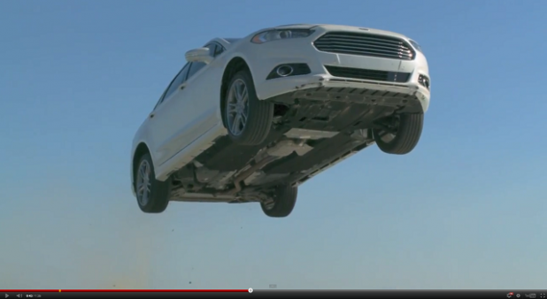「クルマが空を飛ぶ！フォードフュージョンのCMがスゴイ！【動画】」の1枚目の画像