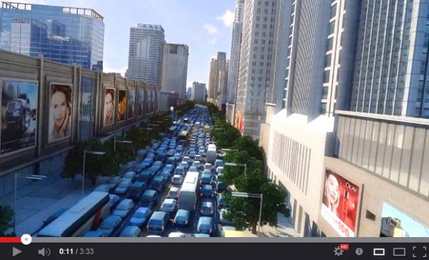 「渋滞中の自動車をまたいで走る近未来型バスが登場 !【動画】」の3枚目の画像