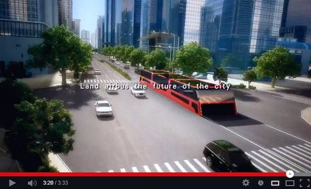 「渋滞中の自動車をまたいで走る近未来型バスが登場 !【動画】」の12枚目の画像
