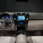 テスラと共同開発したトヨタRAV4 EVが今夏に発売（ただしカリフォルニアの話） - 2012_RAV4_EV_004