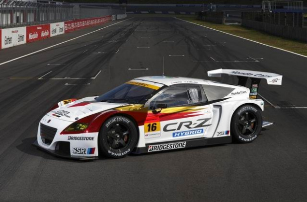 「【動画】CR-Z GT300、マシン＆ドライバー公開しました【CR-Z GT300】」の1枚目の画像