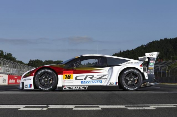 「【動画】CR-Z GT300、マシン＆ドライバー公開しました【CR-Z GT300】」の4枚目の画像