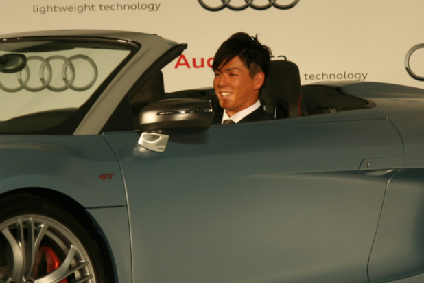 「プロゴルファー石川遼選手がアウディジャパンとスポンサー契約でR8スパイダーを愛車に！」の14枚目の画像
