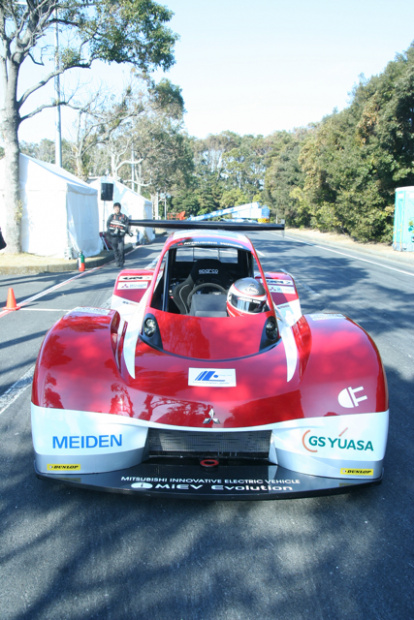 「[動画]エンジン音無しで電気自動車のレーシングカーは3秒で100km/hに! 【東京オートサロン2013】」の7枚目の画像