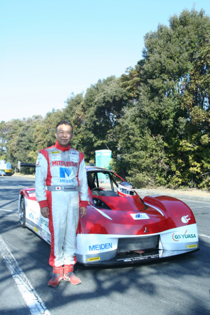 「[動画]エンジン音無しで電気自動車のレーシングカーは3秒で100km/hに! 【東京オートサロン2013】」の8枚目の画像