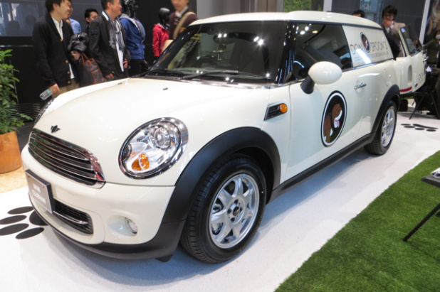 「荷物がもっとも積めるBMW MINI CLUBVANデビュー！　価格は282万円」の14枚目の画像