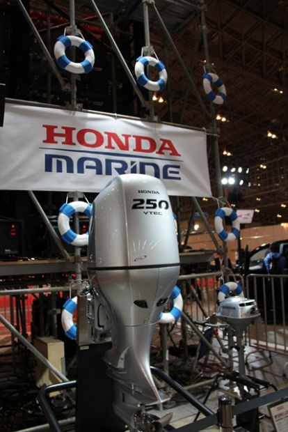「ホンダブースは『CR-Z MUGEN RZ』からバイク・船外機まで幅広く出展！【東京オートサロン2013】」の7枚目の画像