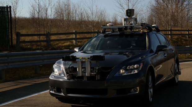 「トヨタが無人運転可能なレクサスLSをアメリカで発表【動画】」の1枚目の画像