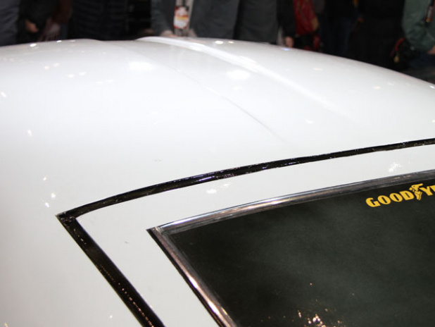 「高校生の作ったトヨタ2000GTは発泡ウレタン削り出し！【東京オートサロン2013】」の4枚目の画像