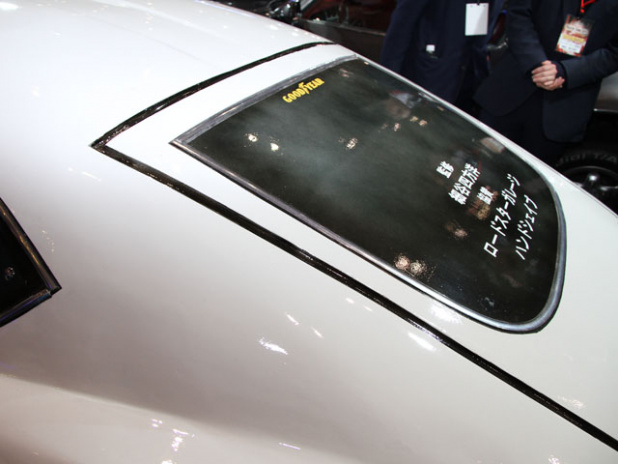 「高校生の作ったトヨタ2000GTは発泡ウレタン削り出し！【東京オートサロン2013】」の5枚目の画像