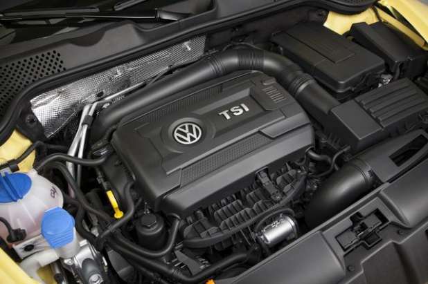 「VWビートルに黄色と黒のレーシーモデル「GSR」が復活【シカゴオートショー】」の1枚目の画像