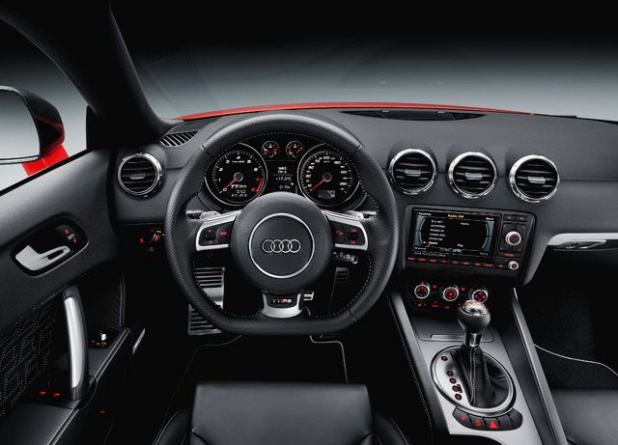 「Audi TT RSクーペが「プラス」へ進化 ! 360psにパワーアップ !」の1枚目の画像