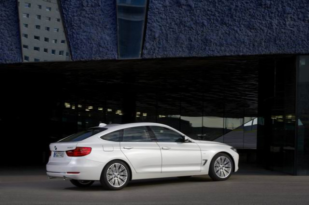 「【画像ギャラリー】BMW 3シリーズの新しいカタチ「グランツーリスモ」がジュネーブに登場」の6枚目の画像