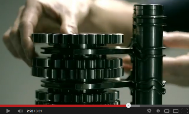 「メカマニア垂涎！　レッドブルF1の製造工程を、リズムにのせて紹介する動画」の3枚目の画像