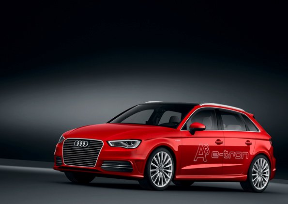 「1.5Lで100km走れる超低燃費プラグインハイブリッド「Audi A3 e-tron」」の4枚目の画像