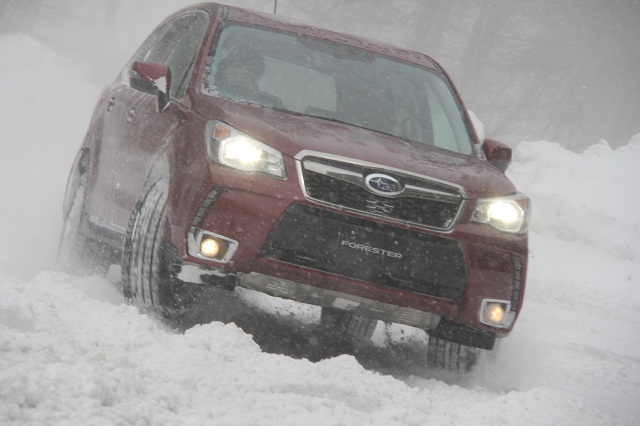 新型フォレスターのx Modeは誰もが安心して雪道を走れる魔法のスイッチ Subaru Suv Snow Meeting Clicccar Com