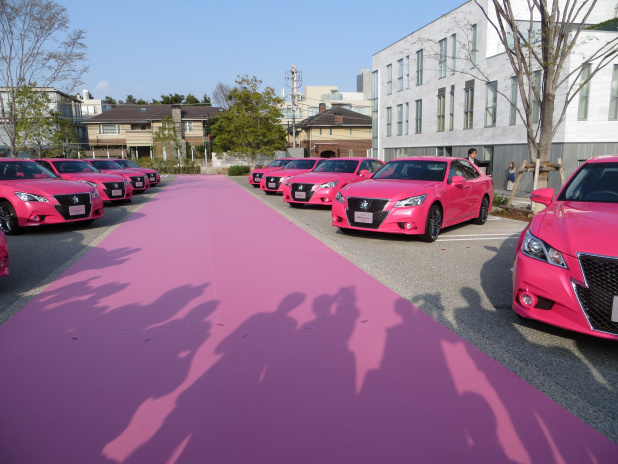 「ピンクオヤジNo.1は誰？ 愛されオヤジ10人がピンククラウンで渋谷を走る!」の6枚目の画像
