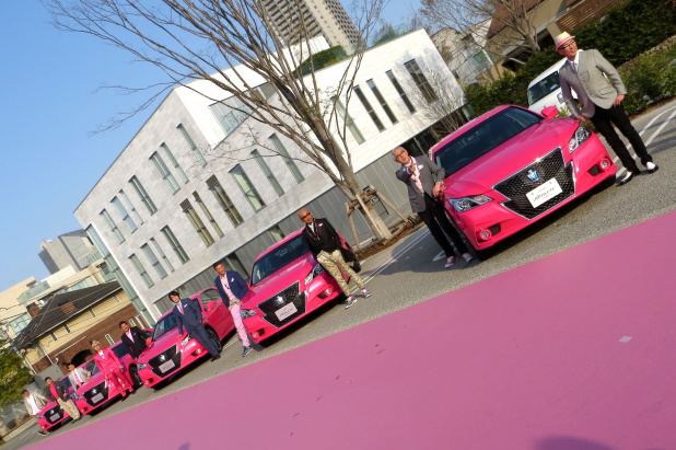 「ピンクオヤジNo.1は誰？ 愛されオヤジ10人がピンククラウンで渋谷を走る!」の11枚目の画像