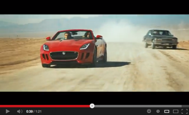 「砂漠、ギャング、赤いスポーツカー。ジャガーFタイプのショートフィルムが傑作の予感【動画】」の1枚目の画像