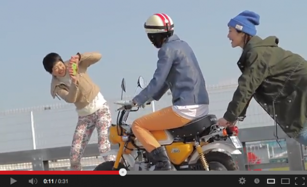 「いまどき女子がバイク初体験！女の子たちのドキドキ感が溢れるCM動画」の2枚目の画像