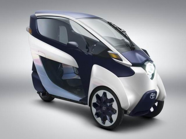 「トヨタ「i-ROAD」画像ギャラリー －新感覚のリーンして曲がる3輪の電気自動車」の8枚目の画像