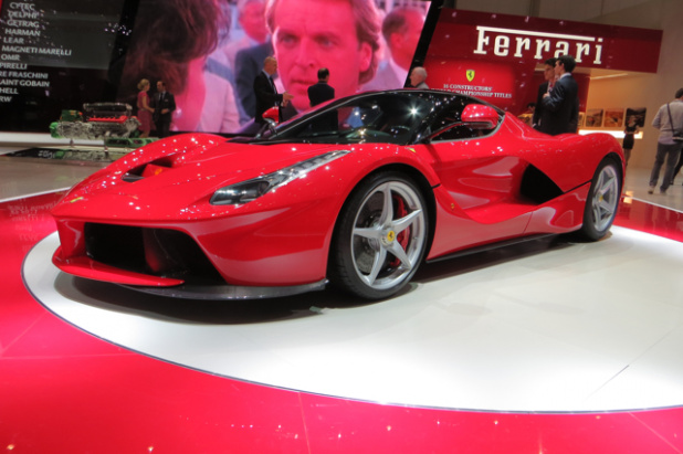 「フェラーリ「LaFerrari」画像ギャラリー – これがハイブリッドスーパーカーの走り！」の4枚目の画像