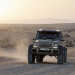 まるで映画の車両!? AMGから「6輪車」のGクラス登場 - Mercedes-Benz G63 AMG 6x6 Showcar, Dubai 2013
