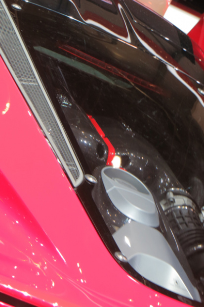 「フェラーリ「LaFerrari」画像ギャラリー – これがハイブリッドスーパーカーの走り！」の10枚目の画像