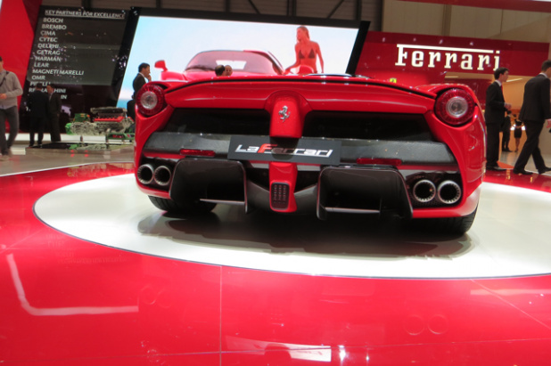 「フェラーリ「LaFerrari」画像ギャラリー – これがハイブリッドスーパーカーの走り！」の12枚目の画像