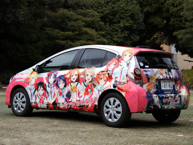 「大人気アニメ「ラブライブ！」の公式痛車をトヨタアムラックス東京が発表」の4枚目の画像