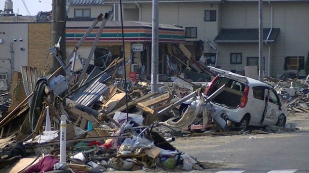 東日本大震災　災害に備えておきたいクルマグッズ