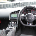 アウディR8は、意外にも乗りやすくって誰でも速く走れちゃうアブナいクルマ？【Audi R8 試乗】 - アウディR8 5.2_06