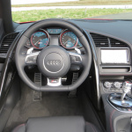 「アウディR8は、意外にも乗りやすくって誰でも速く走れちゃうアブナいクルマ？【Audi R8 試乗】」の31枚目の画像ギャラリーへのリンク