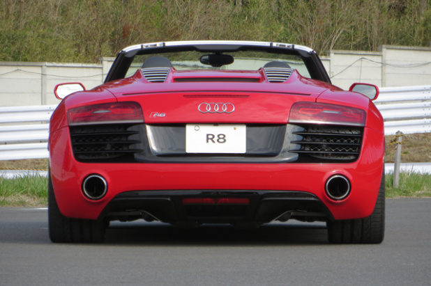 「アウディR8は、意外にも乗りやすくって誰でも速く走れちゃうアブナいクルマ？【Audi R8 試乗】」の33枚目の画像