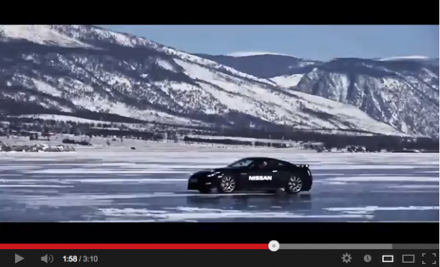 「滑る路面の最速王！日産GT-Rがバイカル湖で氷上の最高速記録を樹立【動画】」の2枚目の画像