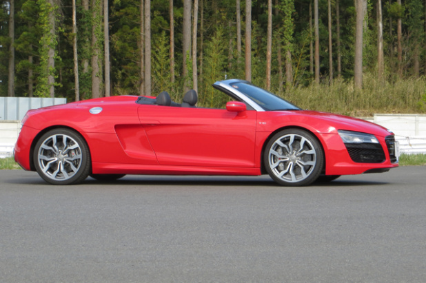 「アウディR8は、意外にも乗りやすくって誰でも速く走れちゃうアブナいクルマ？【Audi R8 試乗】」の35枚目の画像