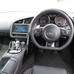 「アウディR8は、意外にも乗りやすくって誰でも速く走れちゃうアブナいクルマ？【Audi R8 試乗】」の1枚目の画像ギャラリーへのリンク