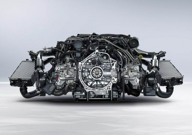 「ポルシェ新型「911ターボ」画像ギャラリー 2013秋フランクフルトデビューのビッグネーム！」の40枚目の画像