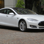 フラットボディからドアハンドルに触れるとせり出す未来感も魅力【テスラ「モデルS」試乗01】 - Tesla Model S_020