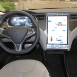 巨大なタッチスクリーンに度肝を抜かれる近未来的なインパネ【テスラ「モデルS」試乗02】 - Tesla Model S_037