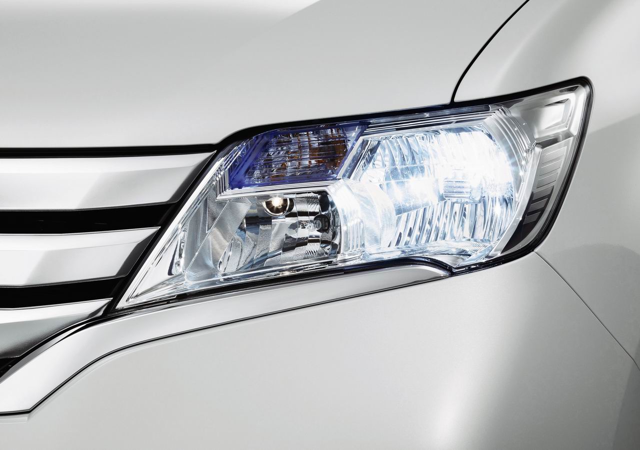 c26 08 画像 日産セレナの特別仕様車は 両側ワンタッチオートスライドドアを装備 Clicccar Com