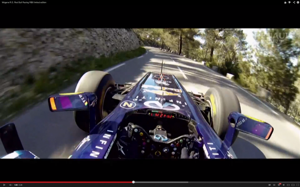 「F1マシンが峠道をカッ飛ばす！　妄想を実現させるルノー・メガーヌのCM【動画】」の1枚目の画像