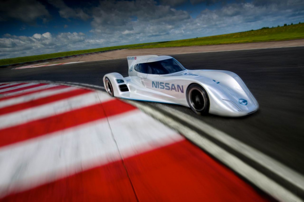 「日産が2014年のル・マン24時間耐久に電力駆動レースカーで戻ってくる！」の13枚目の画像