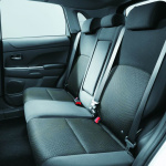 北米で安全性が高評価の三菱RVRがサスペンションを中心としたマイナーチェンジ【動画】 - 201307_RV_13_Rear seat_G