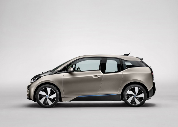 「「BMW i3」画像ギャラリー －BMWの電気自動車は発電機がオプション」の4枚目の画像