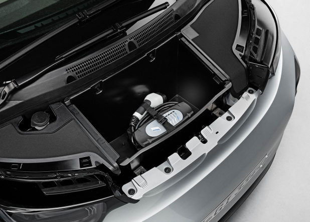 「「BMW i3」画像ギャラリー －BMWの電気自動車は発電機がオプション」の30枚目の画像
