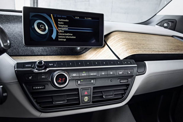 「「BMW i3」画像ギャラリー －BMWの電気自動車は発電機がオプション」の67枚目の画像